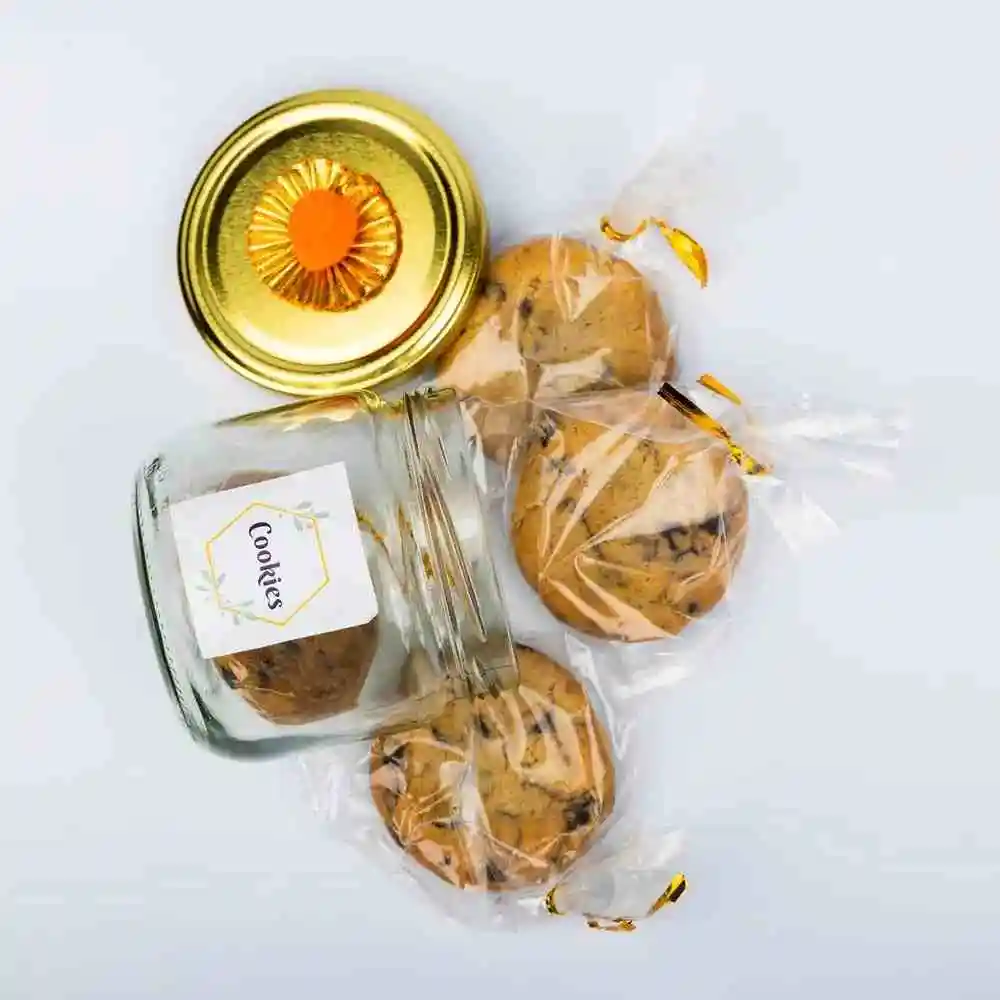 Premium hamper with delicious chocolate chip cookies